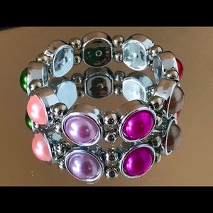 Funky indie bracket. Cute colors